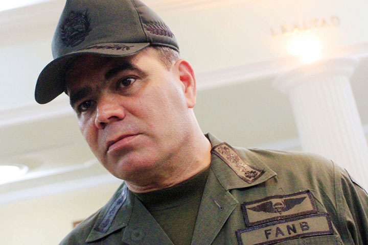General Padrino revela que detuvieron seis paramilitares en el país