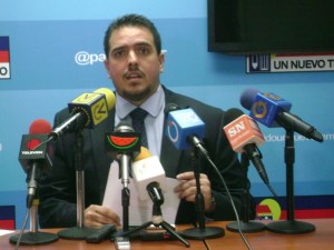 Stalin González: Exigimos al Psuv que desbloquee el funcionamiento de la AN