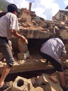 Las primeras imágenes tras fuerte terremoto en China (Fotos)
