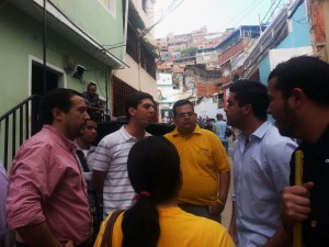Concejales de Sucre realizaron casa por casa en Barrio 1ero de Noviembre