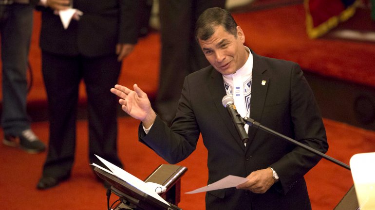 Correa: Salir de la dolarización sería catastrófico