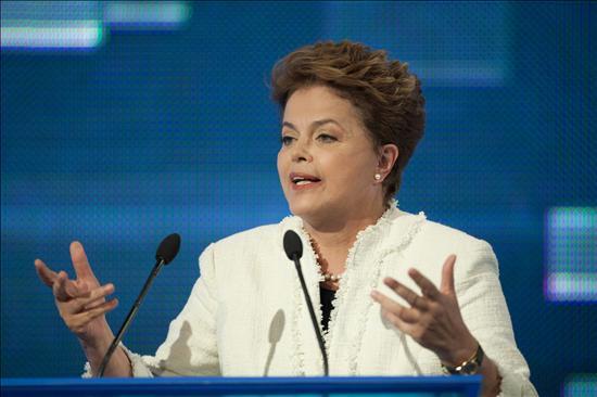 Rousseff califica como “inadmisible” boicot a periodistas en Wikipedia