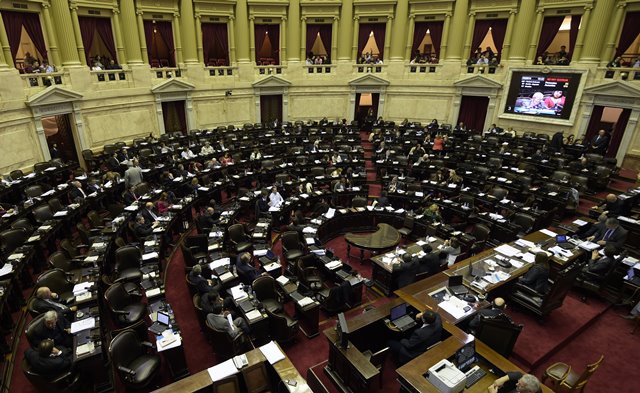 Congreso argentino aprueba ley para pagar bonos de su deuda fuera de EEUU
