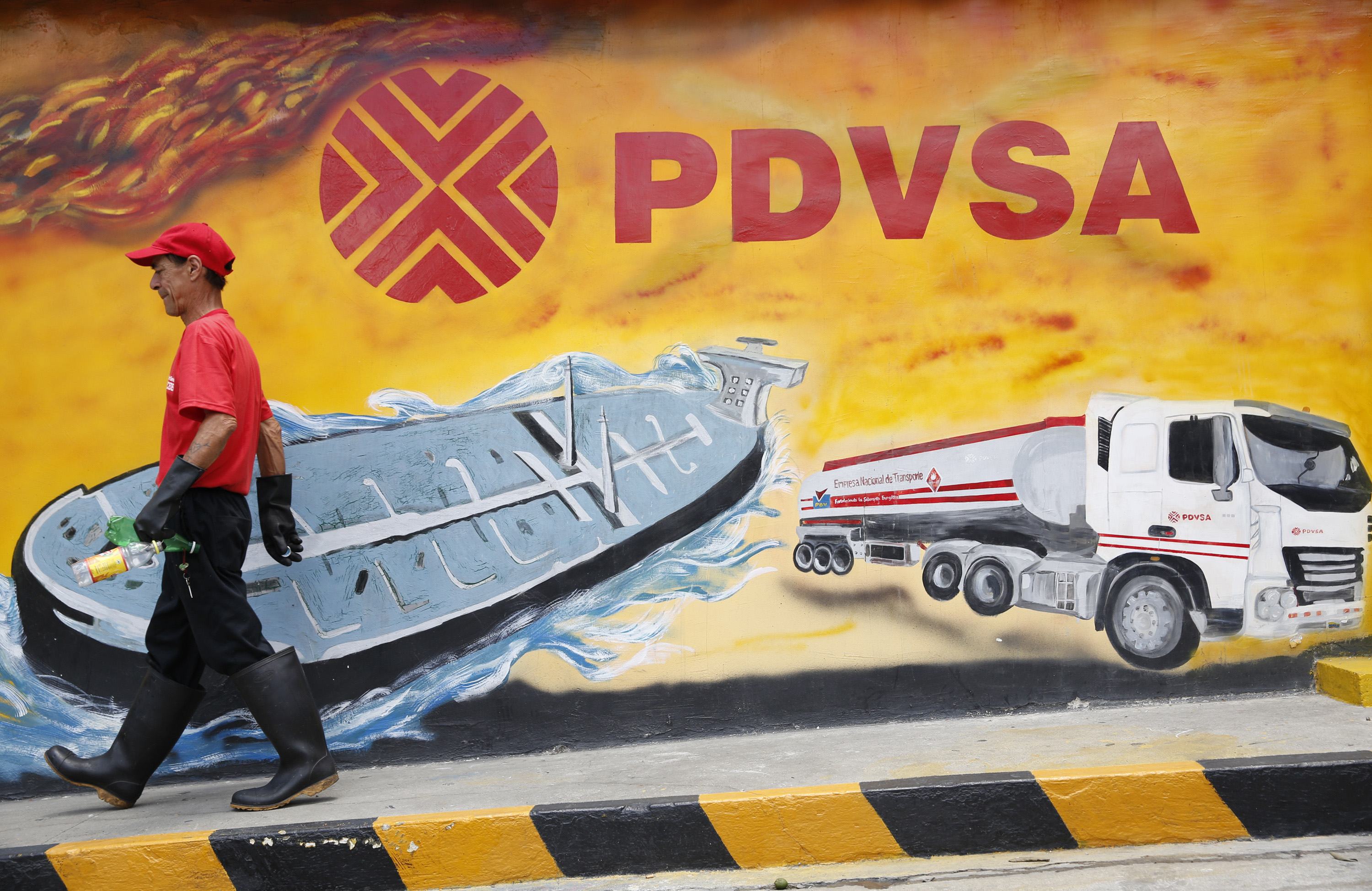 ¿Subir o no subir la gasolina? El dilema del gobierno de Maduro