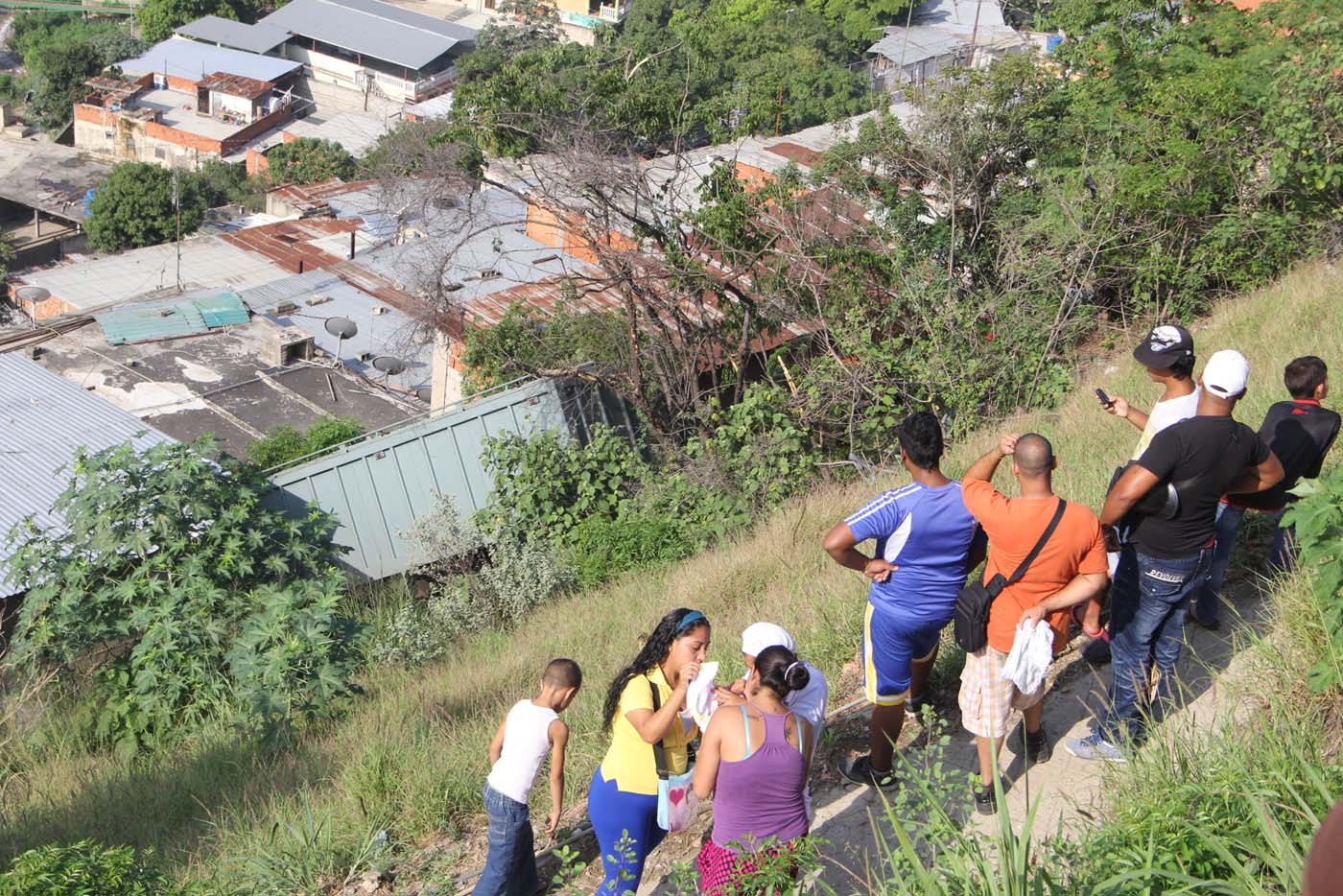 Dos mujeres mueren arrolladas por gandola en la Caracas-La Guaira (Fotos)