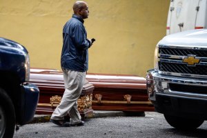 En seis funerarias se negaron a velar a un joven porque fue tiroteado