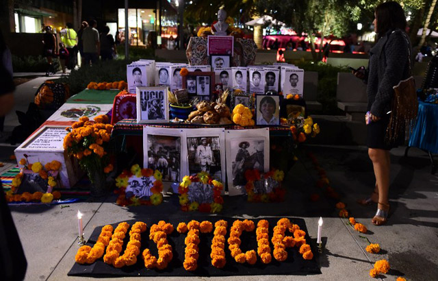 Padres de estudiantes mexicanos desaparecidos: Encontraremos a los 42 que faltan