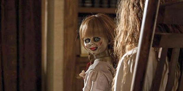 ¿La sucesora de Annabelle? El terrorífico video de “La muñeca de las sombras” en el museo de los Warren