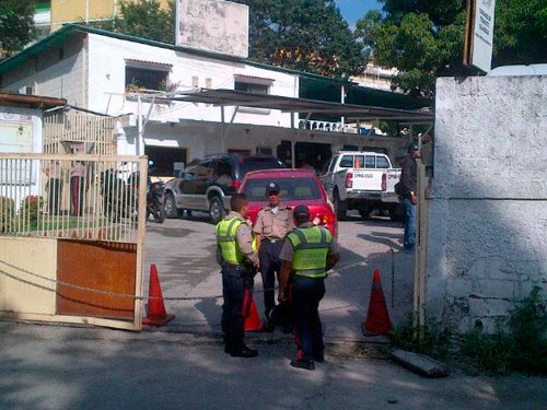 Someten a funcionarios y roban armas de la PNB en Trapichito, Guarenas