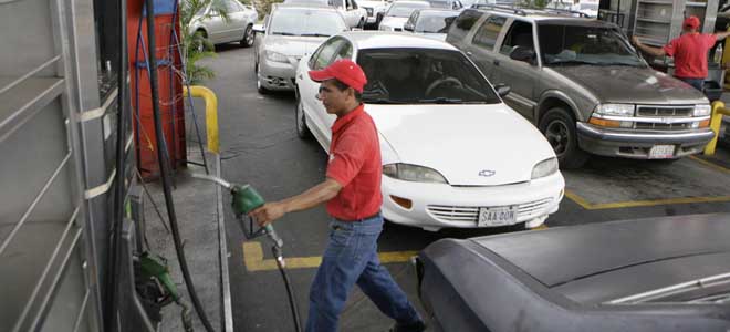 Disminuyen colas en gasolineras de San Cristóbal