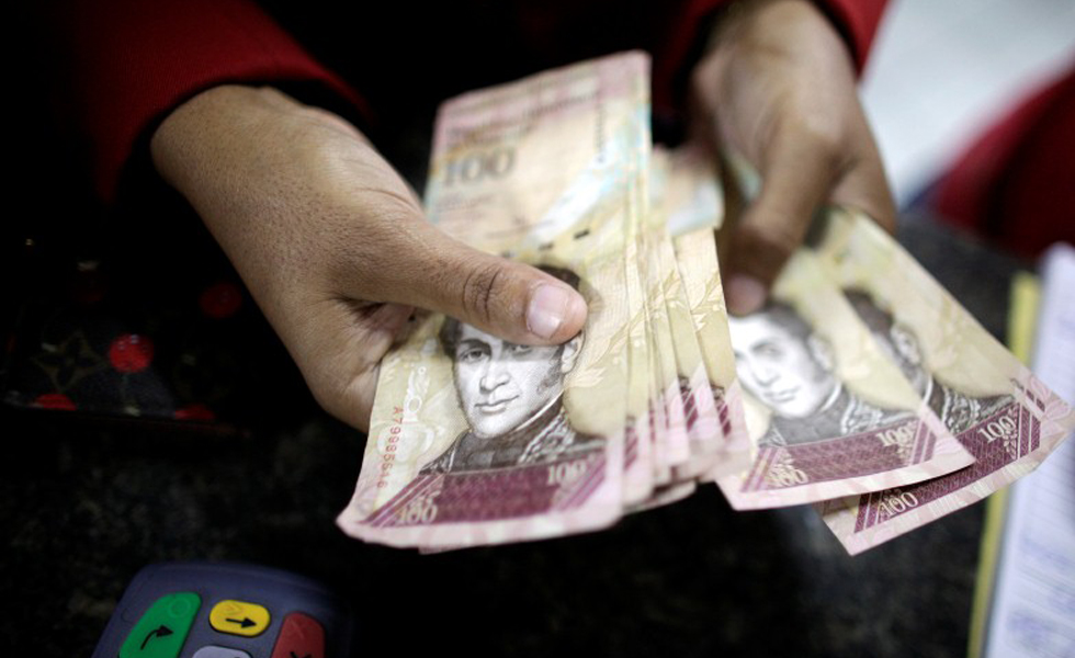 Economistas pronostican que la inflación en Venezuela alcanzará los tres dígitos en 2015