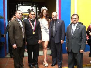 Miss Venezuela 2014 regresa a clases