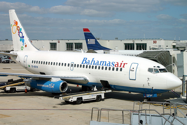 Gobierno de Bahamas considera privatizar la aerolínea estatal tras huelga