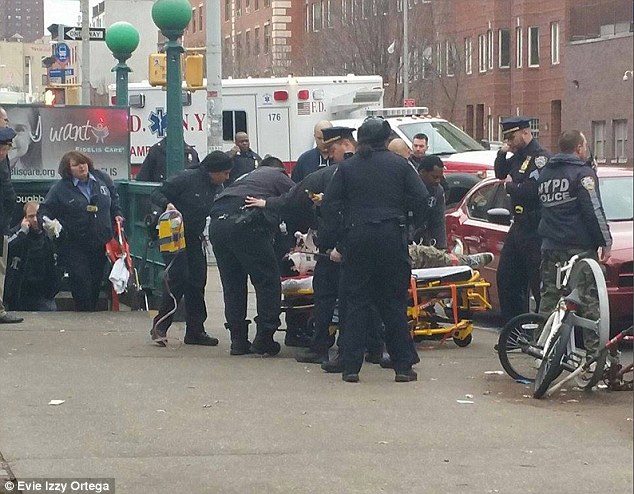 Dos policías mueren tiroteados en Nueva York (Fotos y Video)