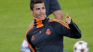 Cristiano Ronaldo sopla velas en pleno frenesí emprendedor