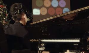 Un nuevo invento japonés permite tocar el piano con la vista (Video)