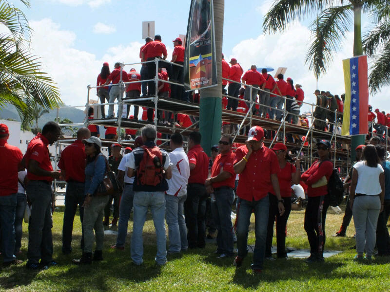 Inaesin: En Venezuela están militarizadas las relaciones laborales en el sector público