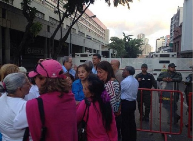 Ledezma ya habría sido trasladado al Palacio de Justicia; GNB custodia la zona (Fotos)