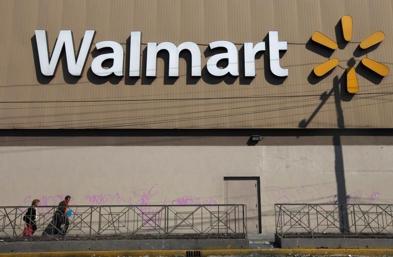 Wal-Mart gastará 1.000 millones de dólares para subir los salarios