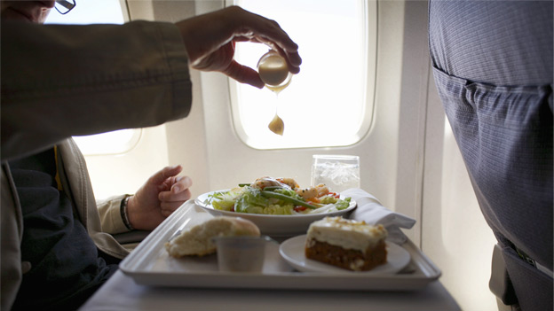 Una aerolínea de Singapur transforma sus aviones en restaurantes por la crisis