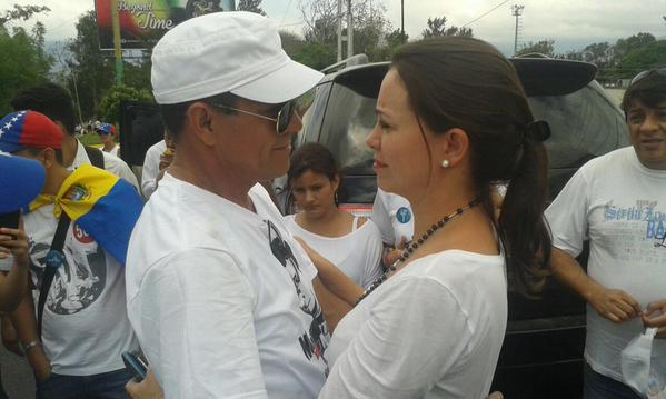 Padre de Kluiberth Roa agradece a María Corina su presencia en Táchira (Foto)