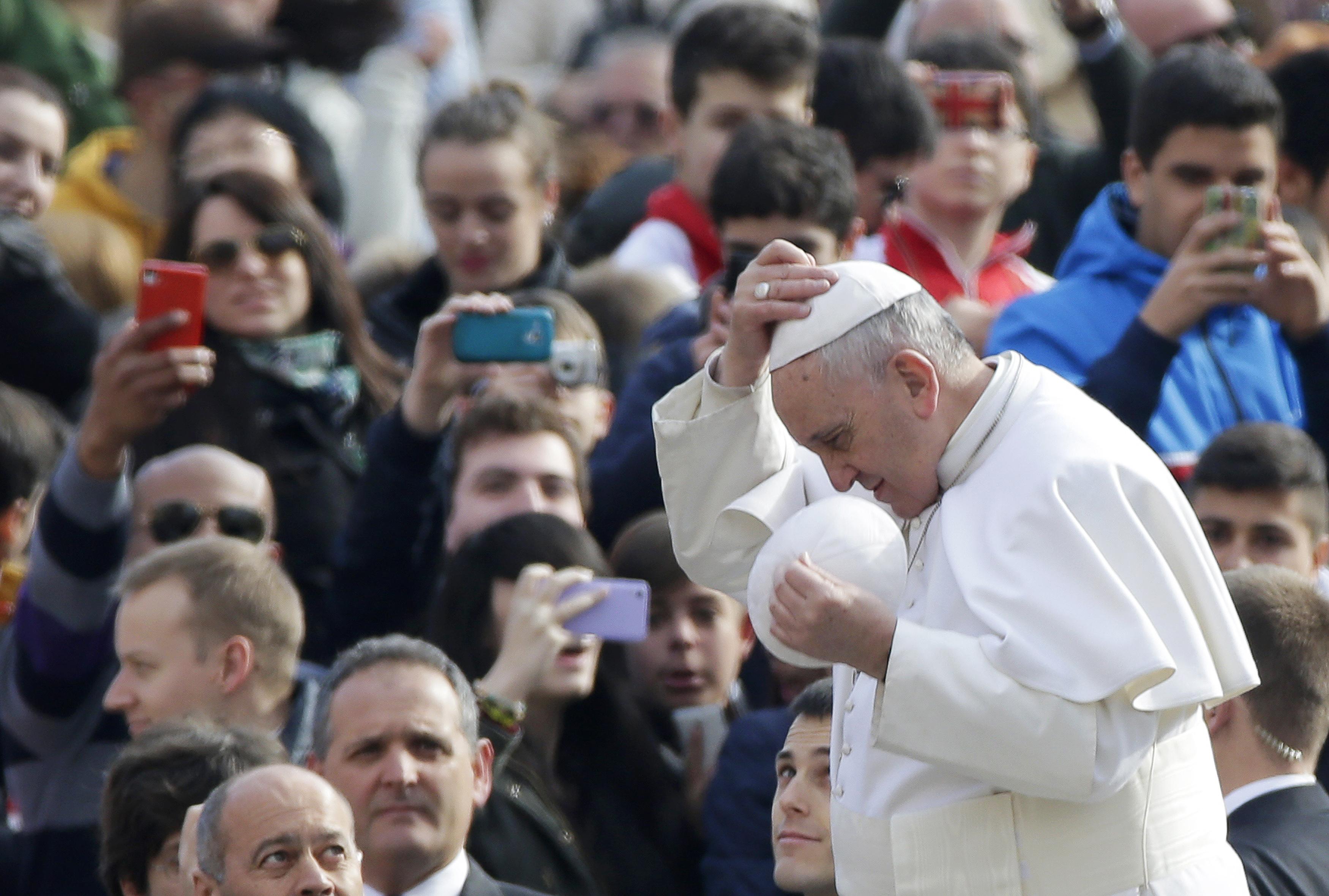 El Papa advierte que no visitar a los ancianos es un pecado mortal