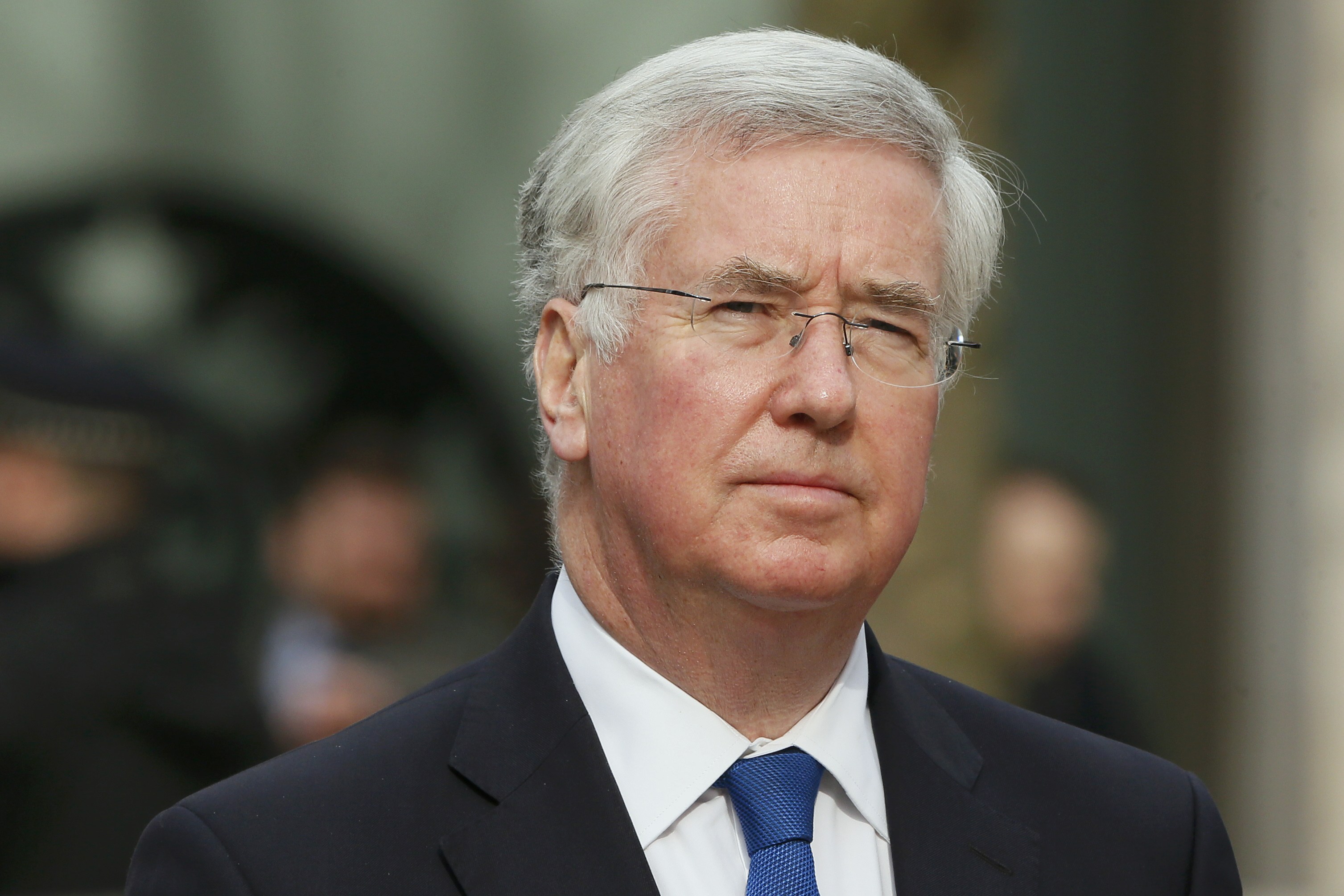 Dimite ministro de Defensa británico tras acusación de conducta inapropiada