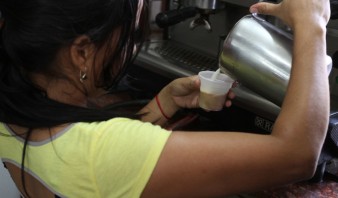 Por escasez de café, comercios ajustan precio del negrito