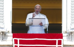 El Papa pide que el mundo no quede inerte ante la persecución de cristianos