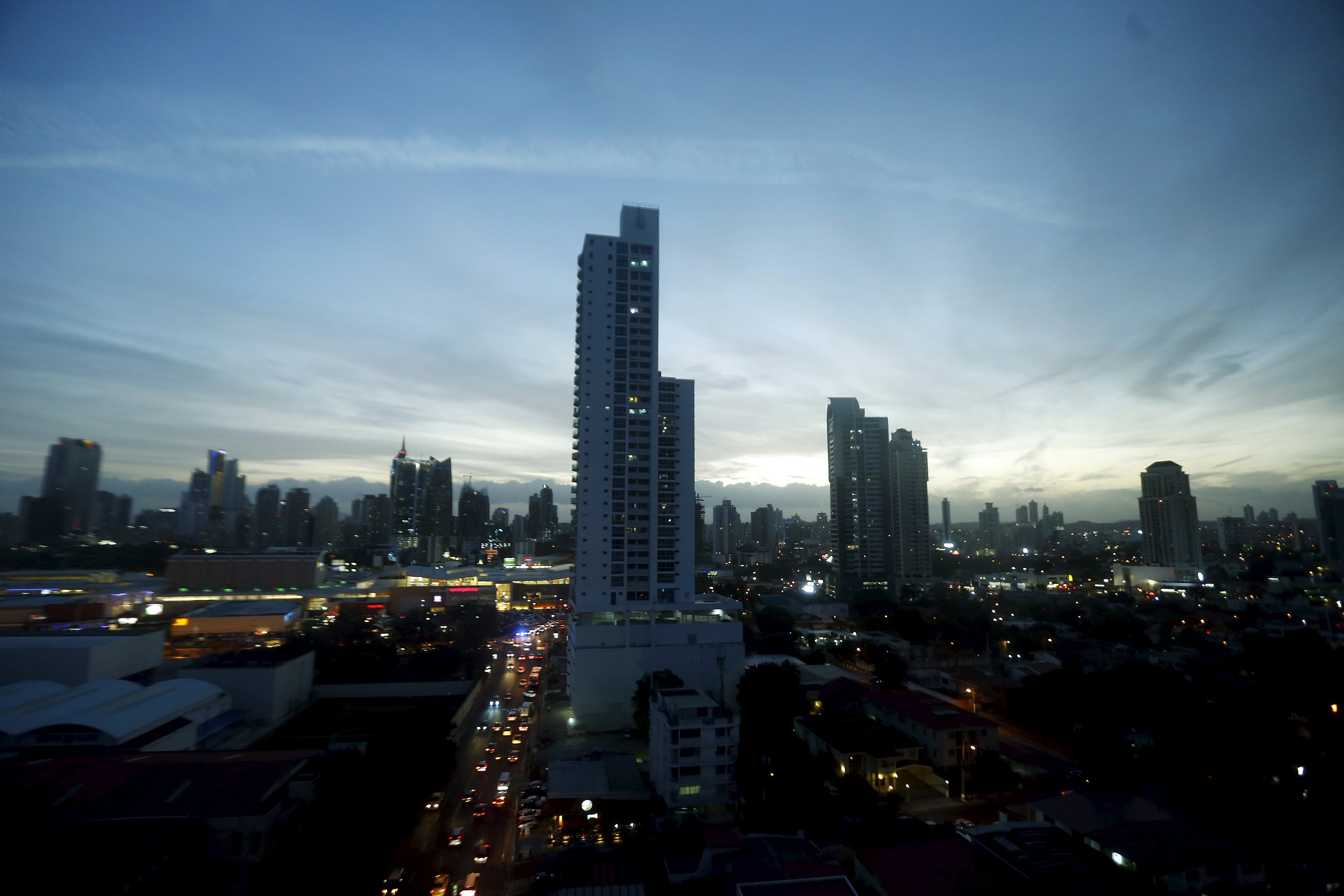Economía en Venezuela caerá 9,4%, mientras que Panamá y Bolivia crecerán más