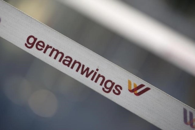 En la imagen, una cinta de la aerolínea alemana Germanwings en una puerta del aeropuerto Berlin Tegel.