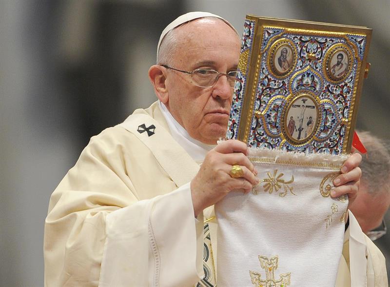 El papa Francisco dice que los cristianos no deben acumular riquezas
