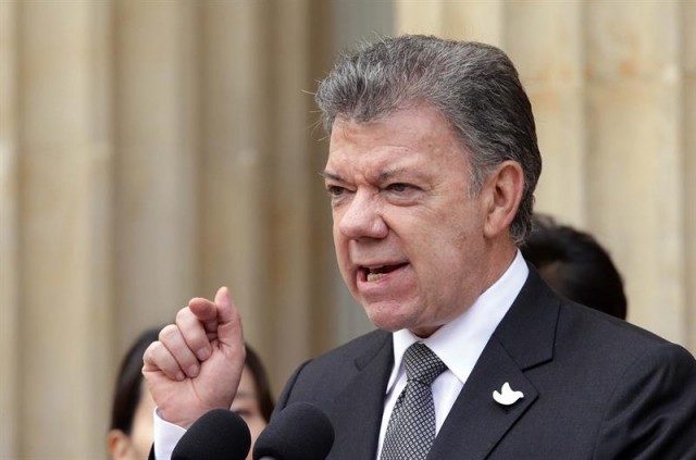 Santos ordenó redoblar acciones contra el ELN tras ataque que dejó 12 oficiales muertos