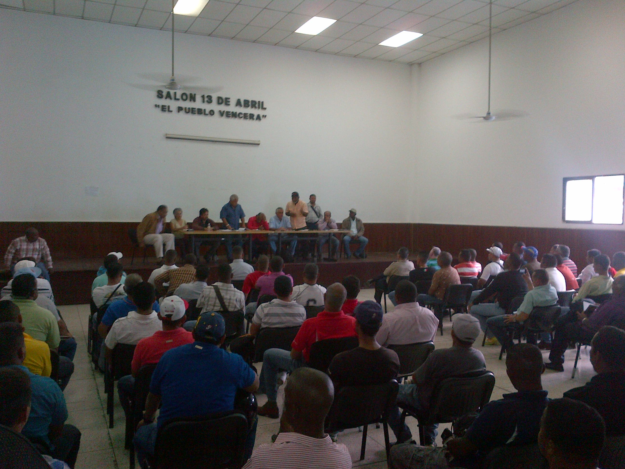 Trabajadores de la construcción se declaran en emergencia