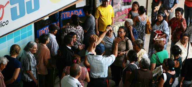 Bachaqueros hacen destrozos en centros comerciales de Zulia