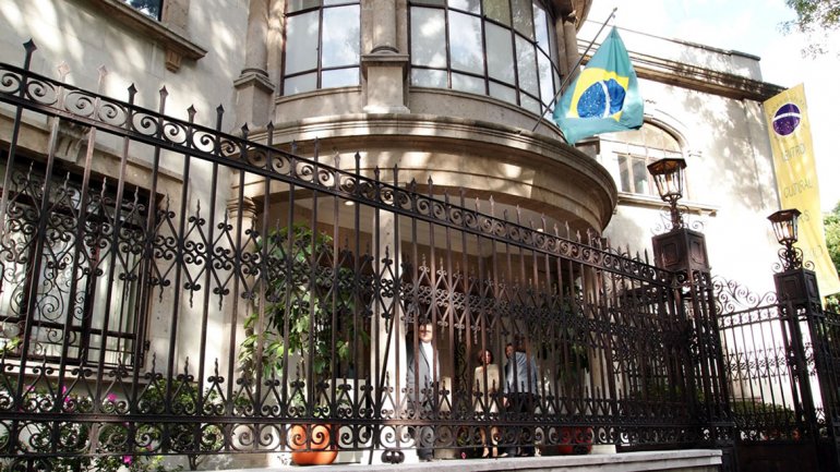 Funcionarios de las embajadas de Brasil se declaran en huelga
