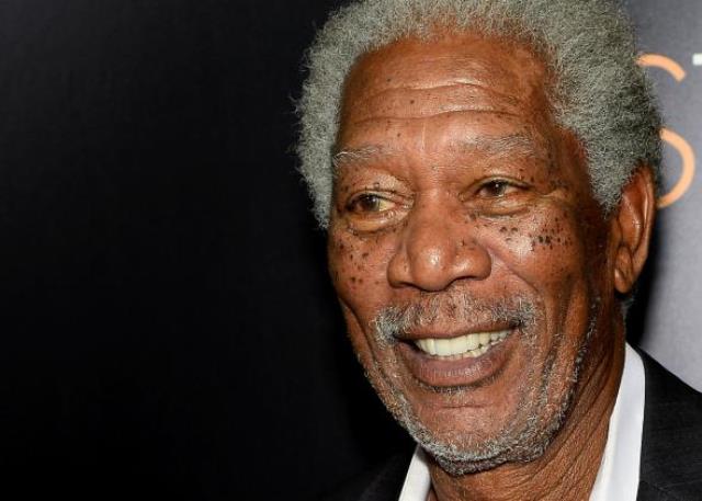 Susto para el actor Morgan Freeman a bordo de su avión