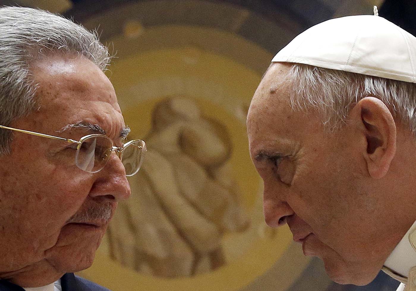 Raúl Castro, el viejo comunista, visita al Papa (fotos)