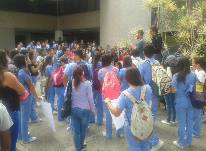 ¡Basta de robos! Estudiantes de la USM exigen más seguridad (Fotos)