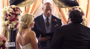 Dwayne Johnson “The Rock” oficia una boda (Video)