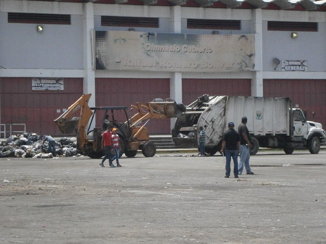 Alcalde Guarate reta a Tareck El Aissami a entregar compactadoras para liberar la basura en MBI