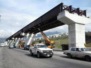 Se mantienen restricciones viales en la Intercomunal de Guarenas por trabajos del metro