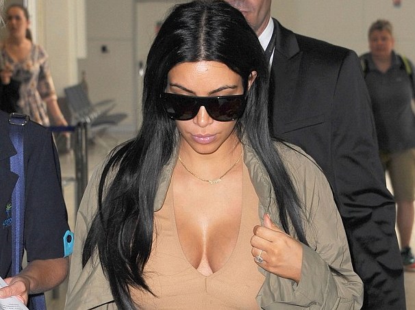 Mira cómo va la “barriguita” de Kim Kardashian (Fotos)