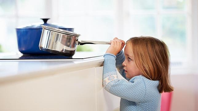 Muere niña de seis años con agua hirviendo al intentar salvar a su hermano