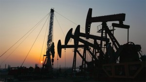 Petróleo de Texas baja un 0,53 % y cierra en 46,90 dólares