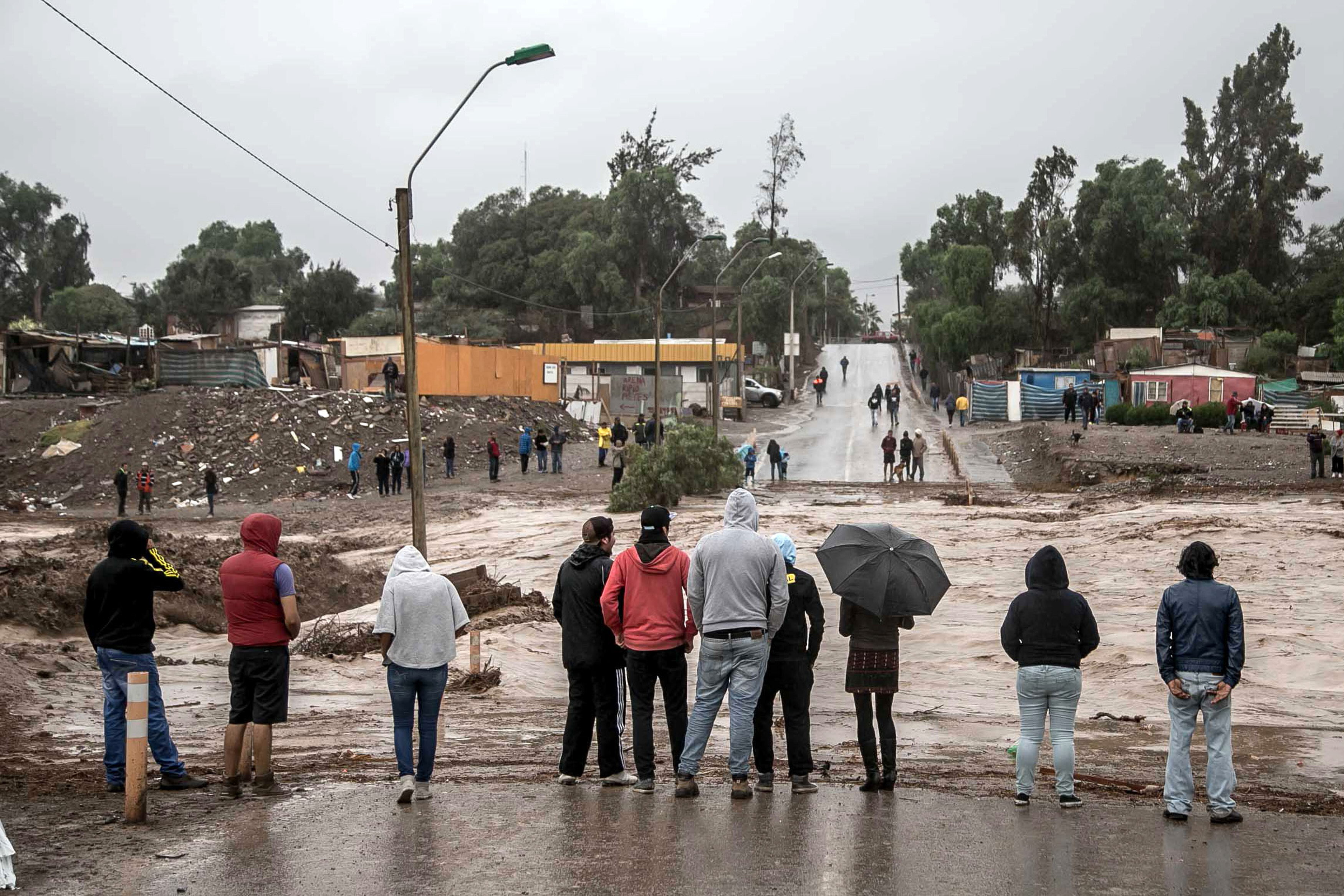 En Chile 170.000 hogares se quedan sin energía por temporal de viento y lluvia