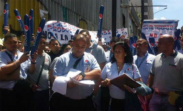 Trabajadores de Pepsi exigen al Gobierno derogar medida de desalojo de galpones (Video)
