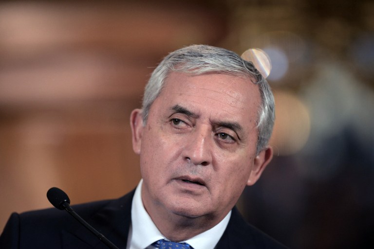 Emiten orden de captura contra presidente de Guatemala por corrupción