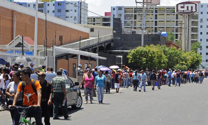 Ahora las colas son por las caraotas