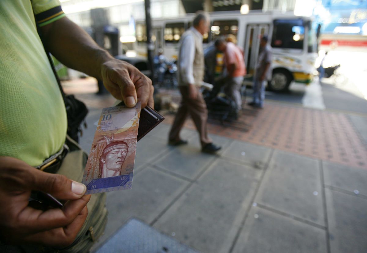 Ecoanalítica: Inflación obliga a sacar billetes de hasta 2.500 bolívares